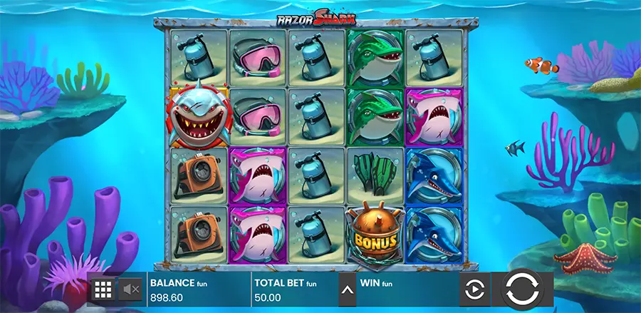 Screenshot of Razor Shark bonus round with active free spins and multipliers